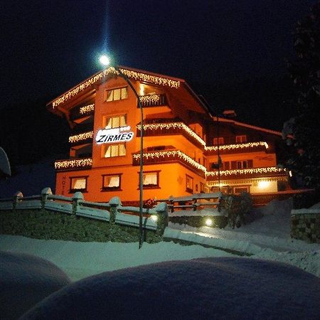 Hotel Zirmes モエナ エクステリア 写真