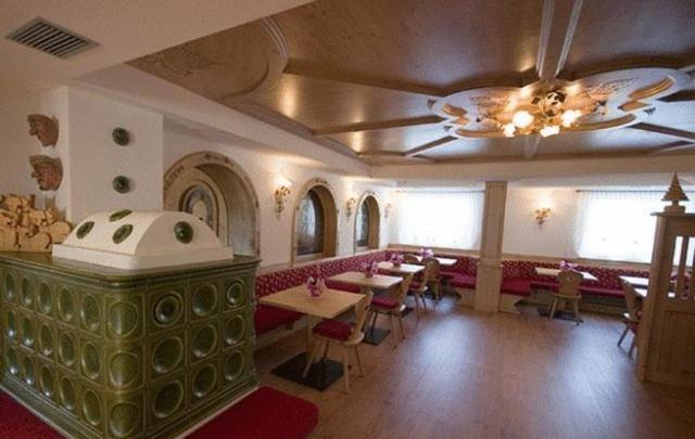 Hotel Zirmes モエナ エクステリア 写真