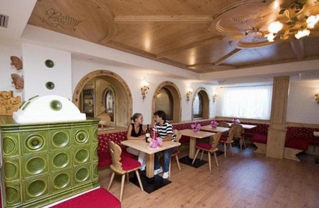 Hotel Zirmes モエナ エクステリア 写真