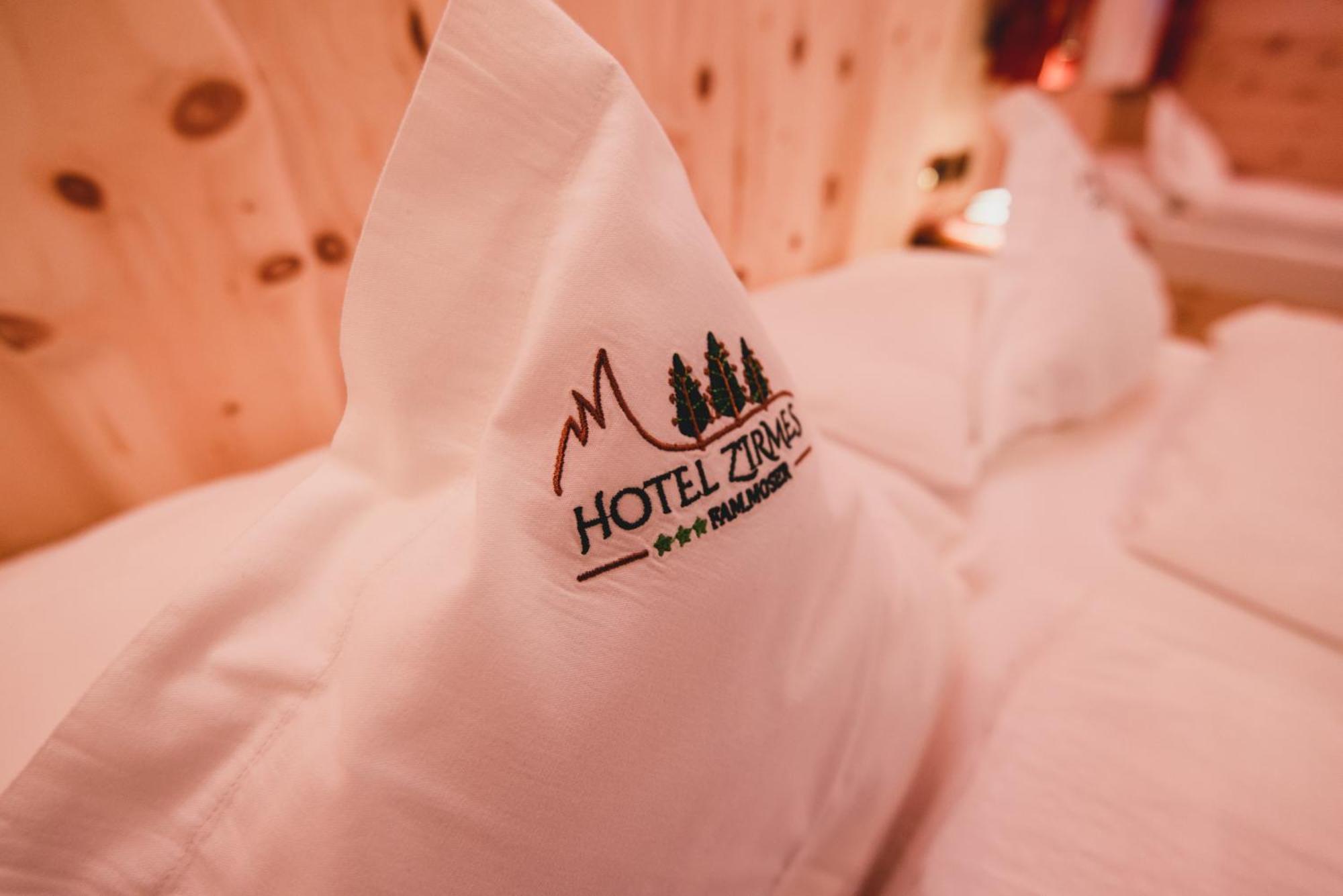 Hotel Zirmes モエナ エクステリア 写真