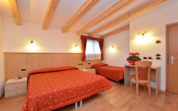 Hotel Zirmes モエナ エクステリア 写真