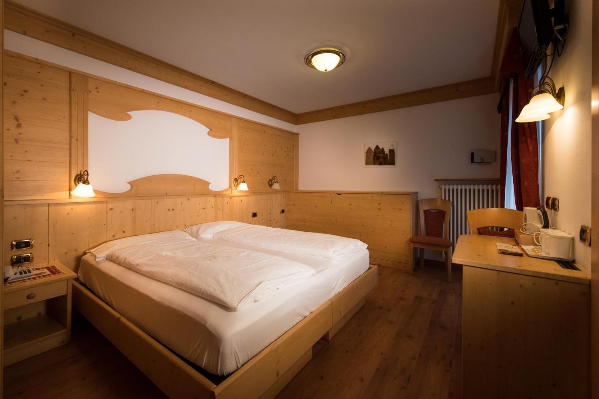 Hotel Zirmes モエナ エクステリア 写真