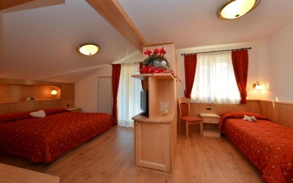 Hotel Zirmes モエナ エクステリア 写真