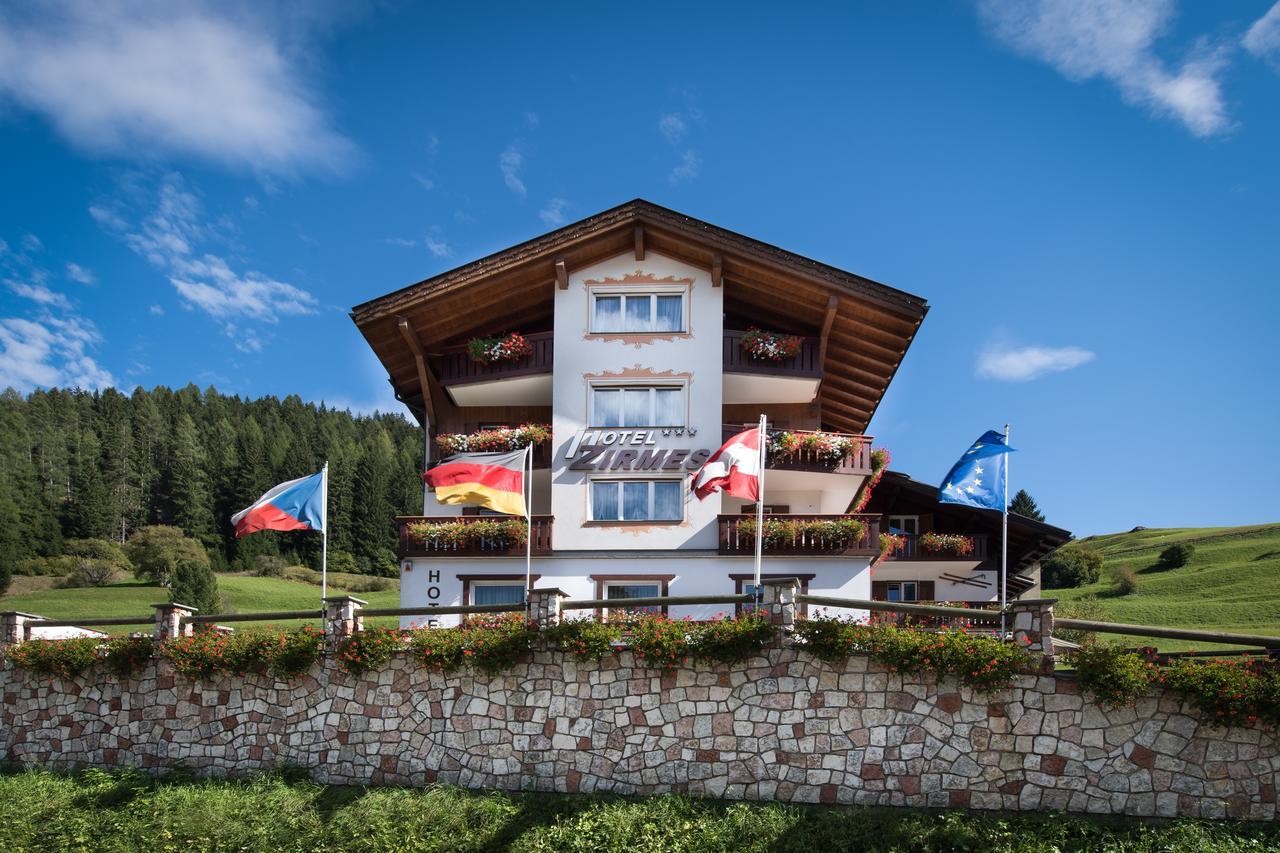 Hotel Zirmes モエナ エクステリア 写真